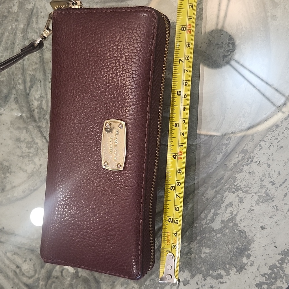 Michael Kors Burgundy Leather Large Zip Around Wallet Wristlet - Picture 14 of 15